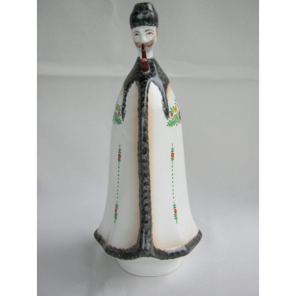 Férfi népviseletben porcelán figura