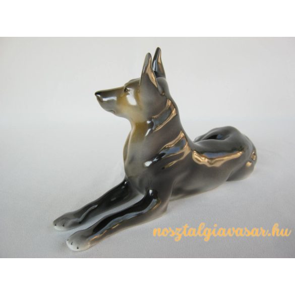 Kutya porcelán figura