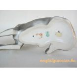 Kutya porcelán figura