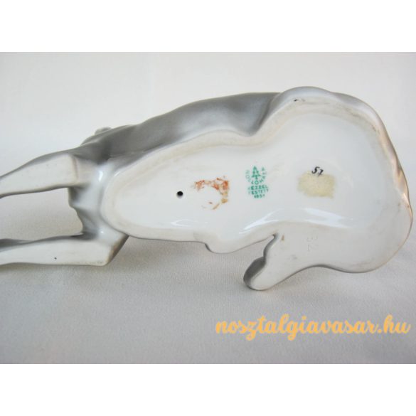 Kutya porcelán figura