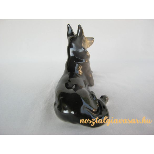 Kutya porcelán figura