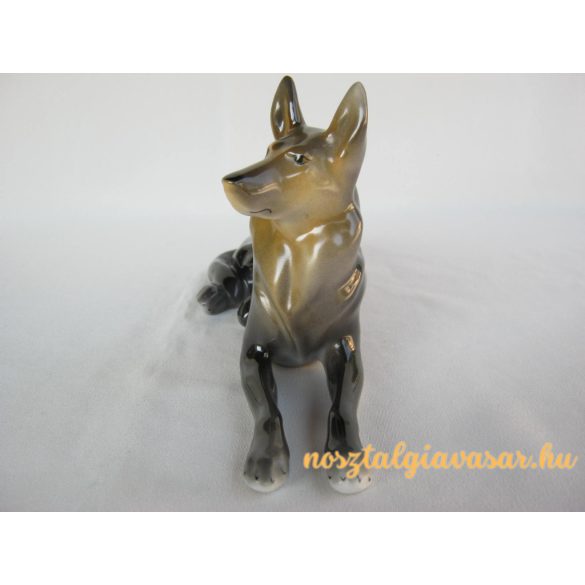 Kutya porcelán figura