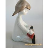 Homokozó kislány retró porcelán nipp figura