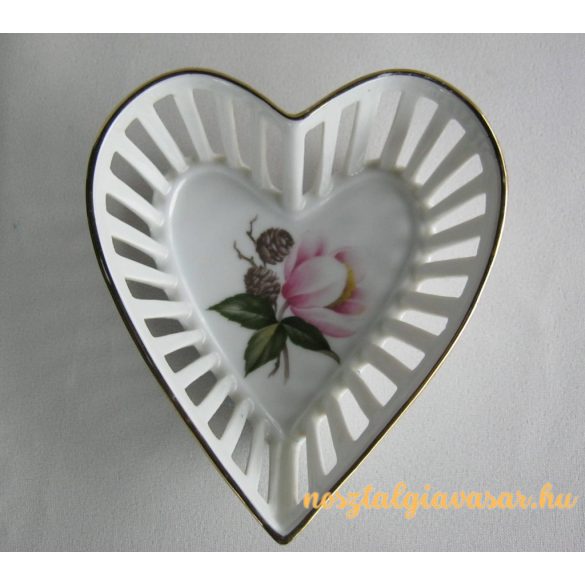 Szív alakú porcelán tálka