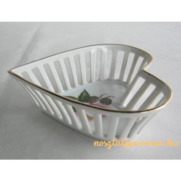 Szív alakú porcelán tálka