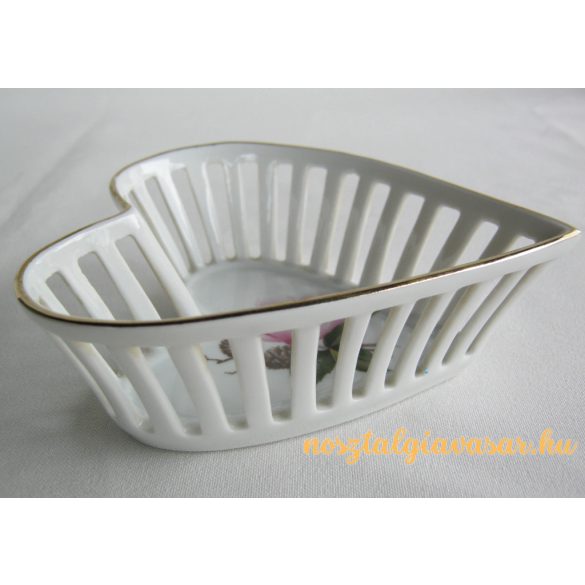 Szív alakú porcelán tálka
