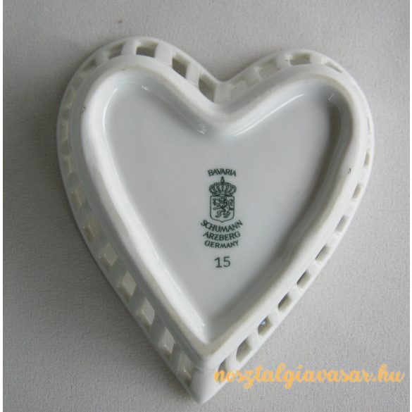 Szív alakú porcelán tálka