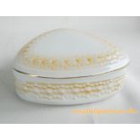 Retró porcelán fedeles doboz