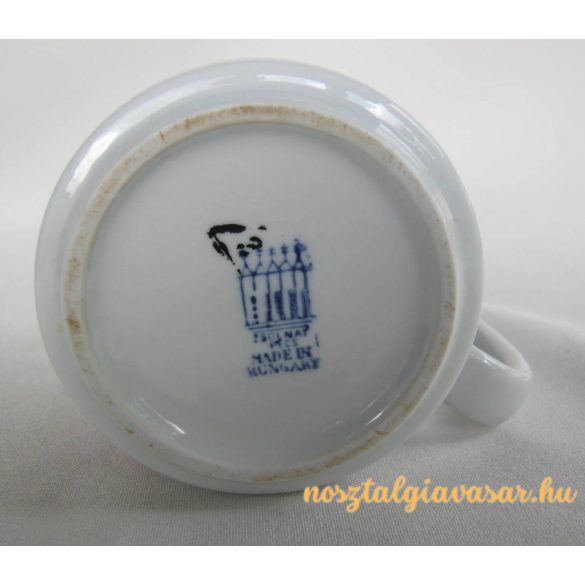 Csíkos porcelán bögre