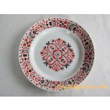 Piros fekete mintás porcelán dísztányér