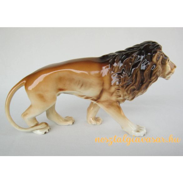 Oroszlán porcelán figura