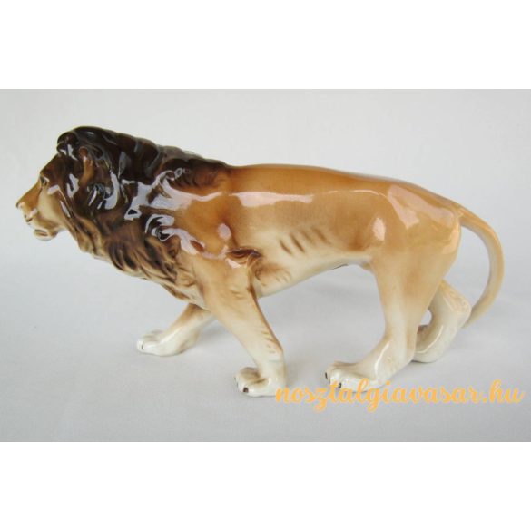 Oroszlán porcelán figura