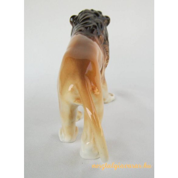 Oroszlán porcelán figura