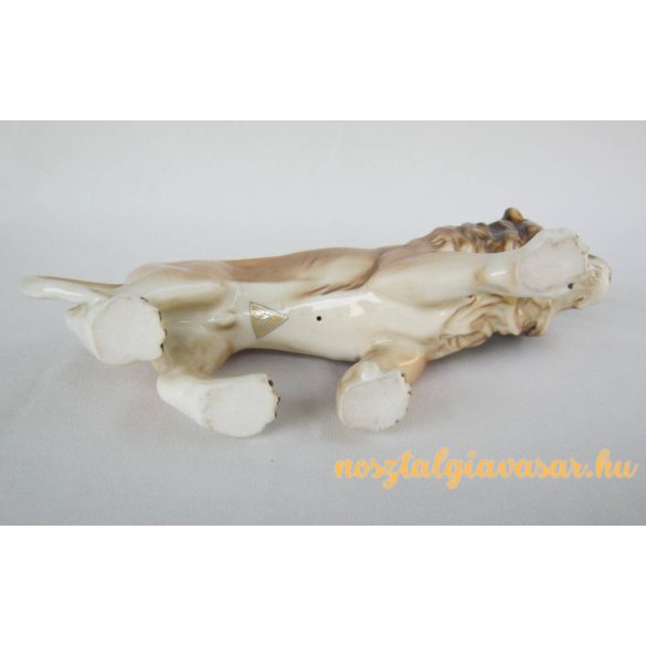 Oroszlán porcelán figura