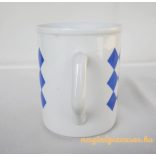 Kockás porcelán bögre