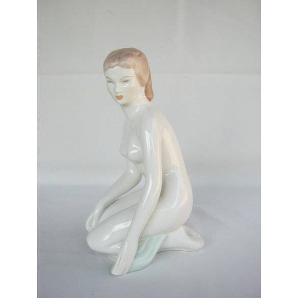 Női akt porcelán figura