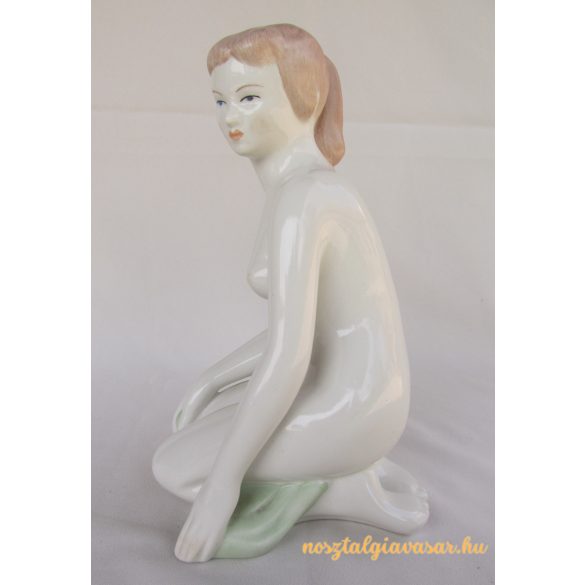 Női akt porcelán figura