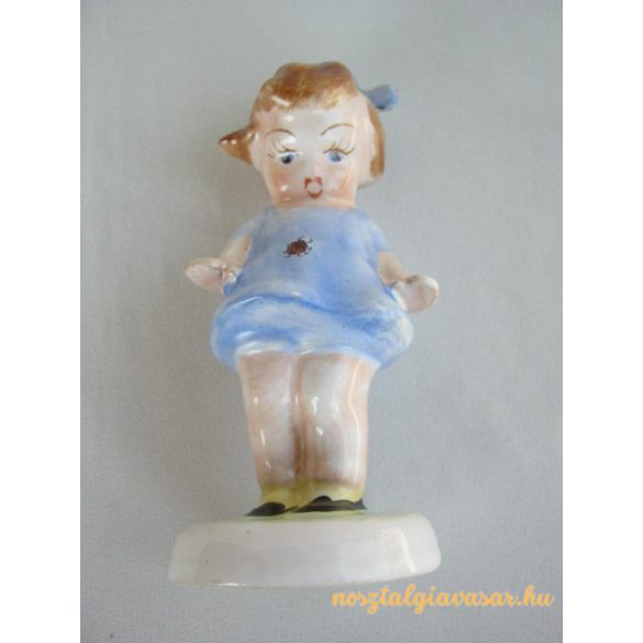 Katicás kislány kerámia figura
