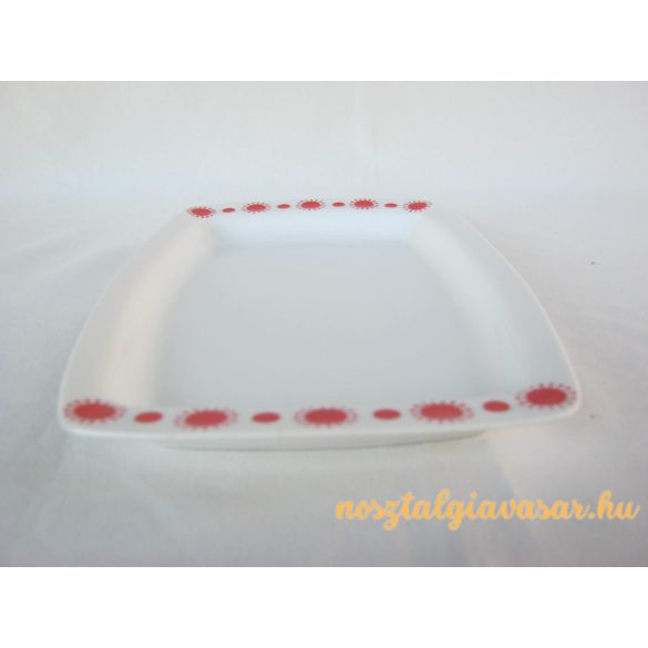 Porcelán tál