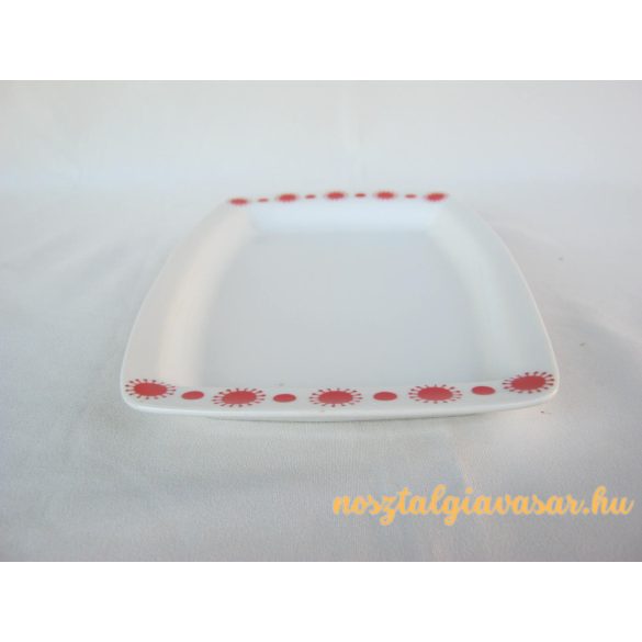 Porcelán tál
