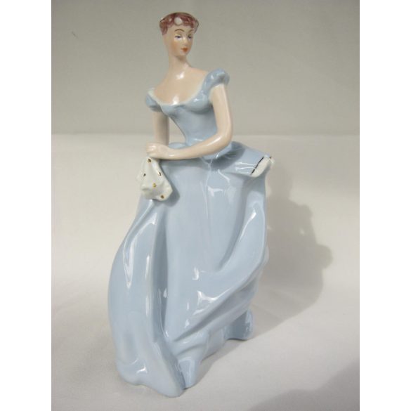 Lány kék ruhában porcelán figura