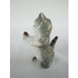 Cica porcelán figura