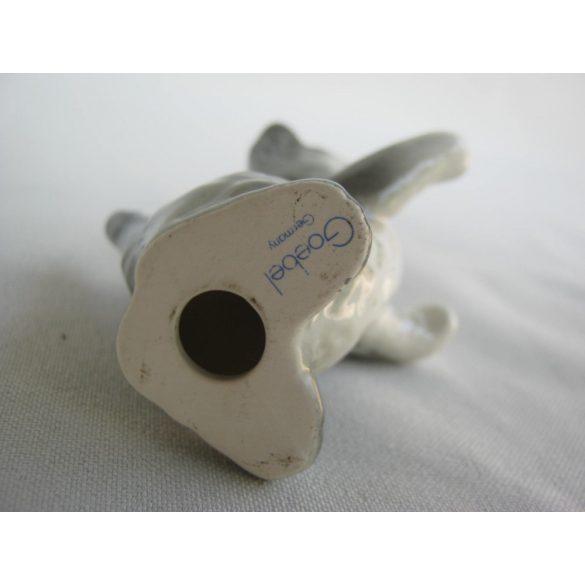 Cica porcelán figura