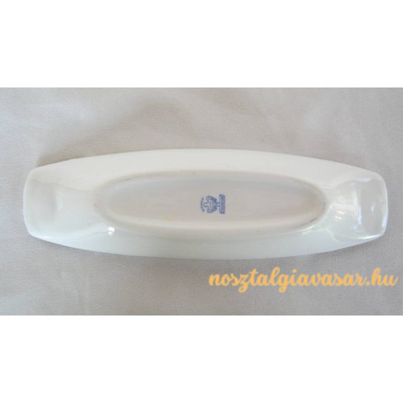 Aquincumi porcelán tálka magyalágakkal