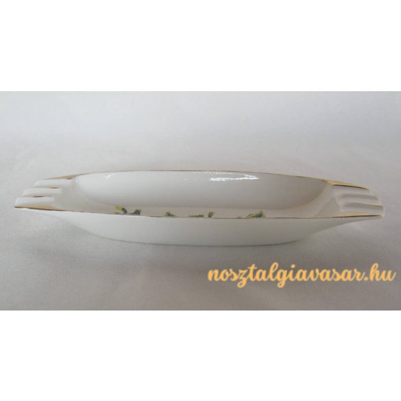 Aquincumi porcelán tálka magyalágakkal