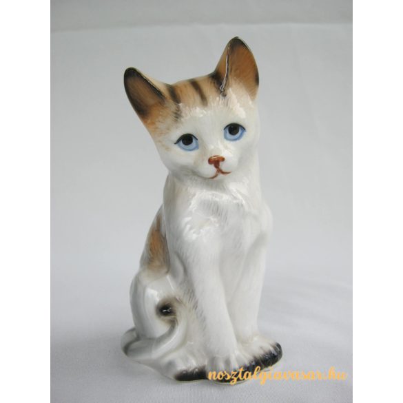 Cica porcelán figura