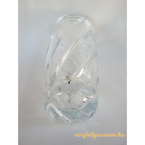 Üveg váza csavart mintával