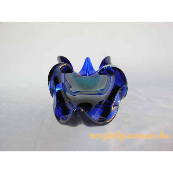 Kék üveg tál