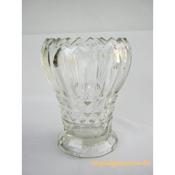 Virág alakú üveg váza