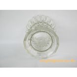 Virág alakú üveg váza