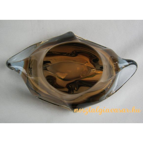 Vastag üveg hamutál