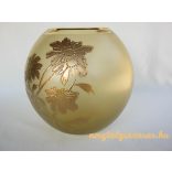 Üveg váza virágokkal