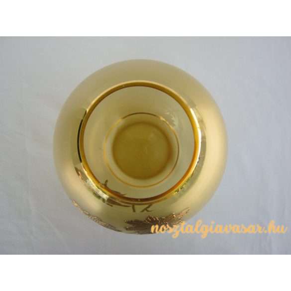 Üveg váza virágokkal