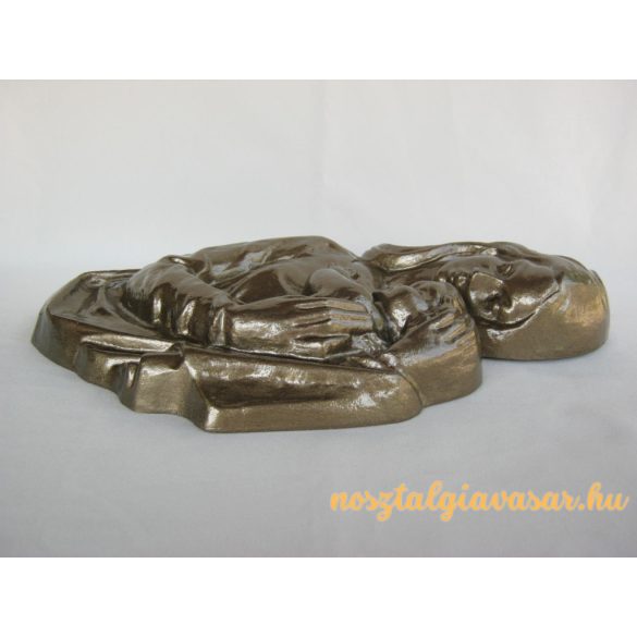 Anya gyermekével fém fali dísz