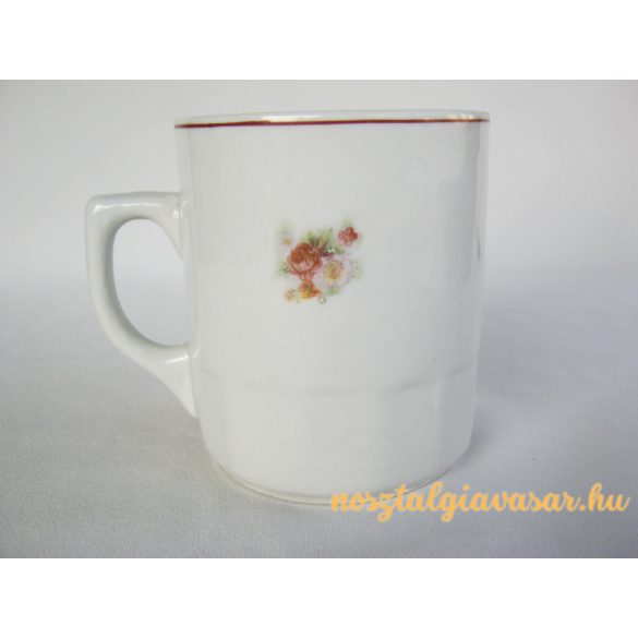 Virágmintás porcelán bögre