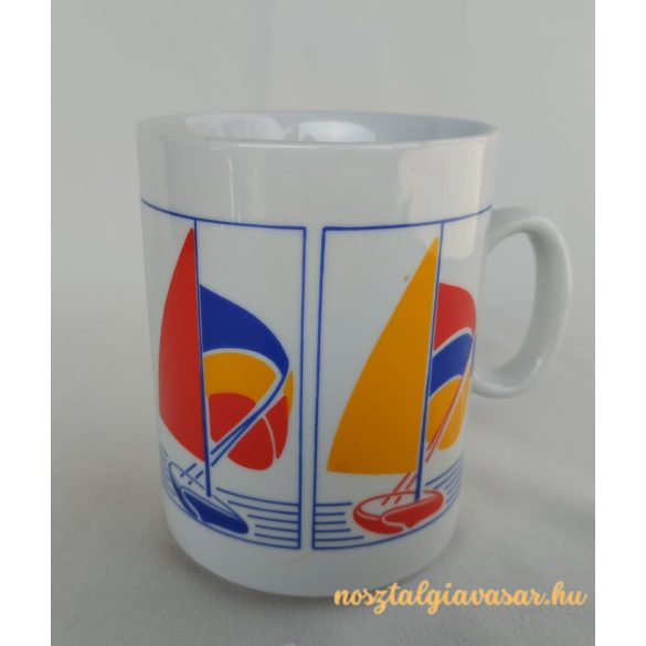 Porcelán bögre vitorlás hajó
